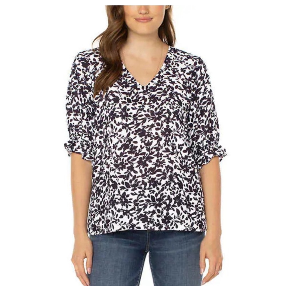 Well Worn Black and White Blouse/Balloon sleeve with elasticated hem/Side slit